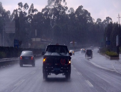 A estação chuvosa está se aproximando, proprietários de caminhonetes, prestem atenção à segurança de condução